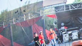 Drake Bell compartió orgulloso su foto con la camiseta de las Chivas.