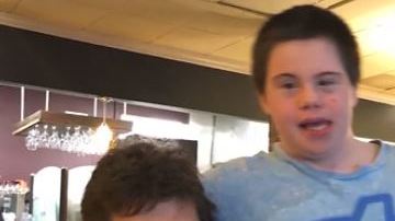 Kerry Bremer conoció a Jean Manning y a su hijo hace 4 años.