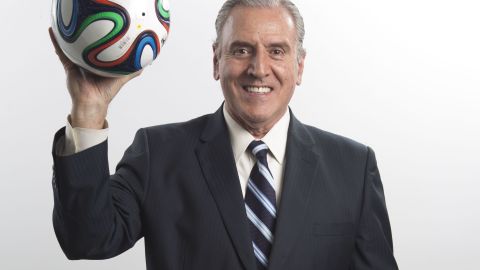 El comentarista mexicano Carlos Albert.