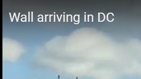 Un pedazo del Muro de Berlín dedicado a Trump llega a Washington DC.