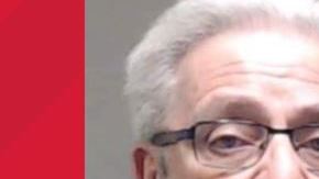 Steven Berkey, de 66 años, fue arrestado por oficiales del Condado Collin.