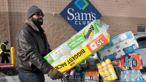 No siempre tienes que hacer el gasto de una membresía para ir a Sam's Club.