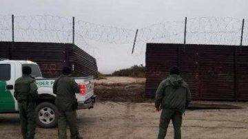 Muro fronterizo cortado