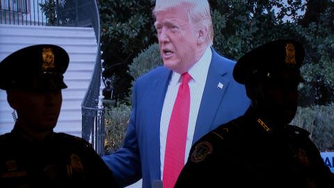 Solo uno de los expertos alega que no está claro que Trump incurriera en los delitos.