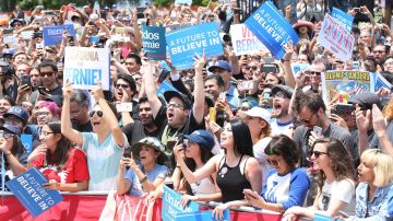 Desde el 2016, los eventos de Sanders en California son masivos y llenos de juventud latina. (Aurelia Ventura)