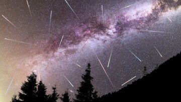 110079123_meteor-shower-gen