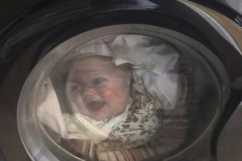 Parece que el bebé está en la lavadora.