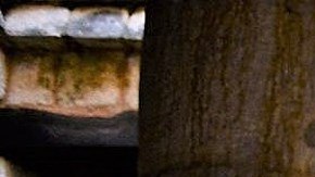 Fragmentos de una mesa de piedra hallados en Chichen Itzá.