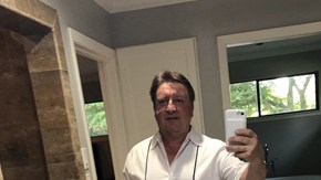 Este padre soltero necesitaba el consejo de sus hijas.