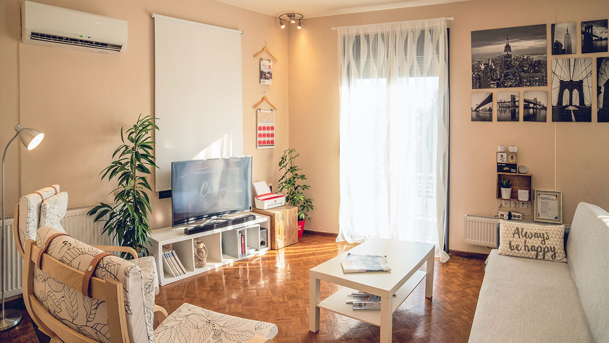 Cuáles son los mayores riesgos de alquilar tu habitación por Airbnb en  Nueva York - La Opinión