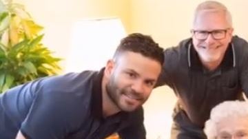 El jugador estelar llegó entusiasmado por conocer a la aficionada.