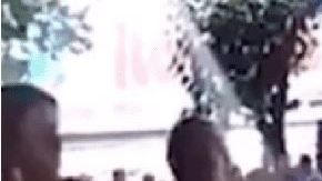 La hija encaró a su padre.