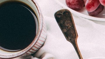 Evita elegir alimentos que parecen saludables pero que tienen enormes cantidades de azúcar agregada.