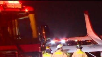 Imagen del aterrizaje forzado sobre la carretera 5, en Carlsbad.