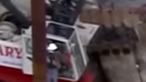 Las autoridades confían en que el barco pueda ser remolcado a partir de la semana próxima.