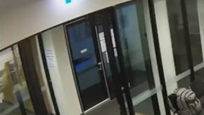 El bebé se había atragantado con un pequeño juguete.