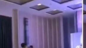 El novio le tenía preparada una "sorpresita" a su mujer.