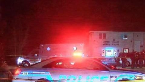 Policía de Suffolk en la escena