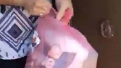 “Feliz Navidad, les desea “El señor de los gallos”, Mencho”, leía el mensaje en los paquetes.