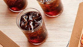 Sólo aplica en órdenes hechas a través de la página web y de sus apps.