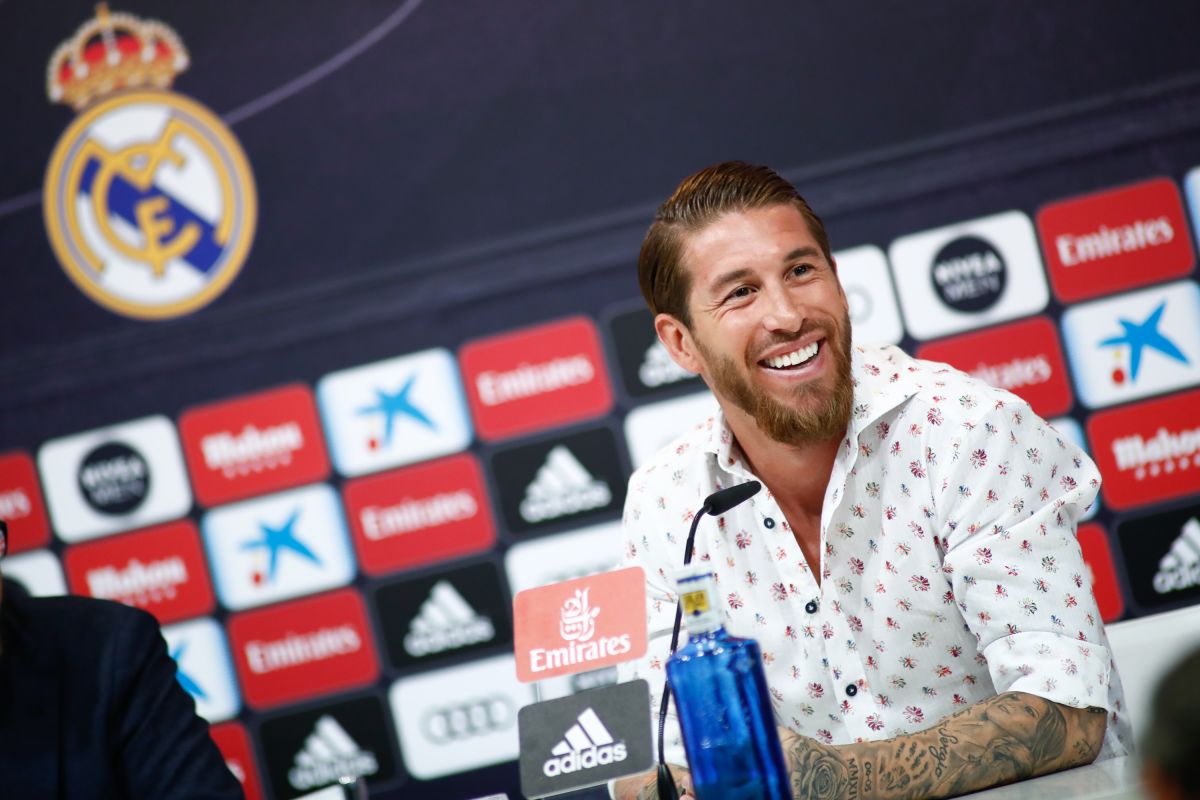 El defensa y capitán del Real Madrid, Sergio Ramos, comparece ante los medios de comunicación en la sala de prensa de la Ciudad Real Madrid.

Sergio Ramos bromeó con la posibilidad de que haya dos balones de oro.