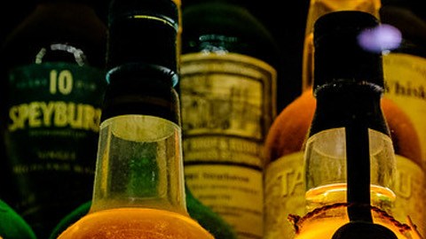 Robo de botellas de whiskey.