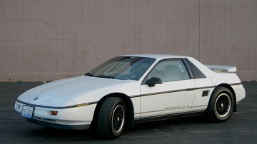 Pontiac Fiero !988 el mejor auto de la década de 1980