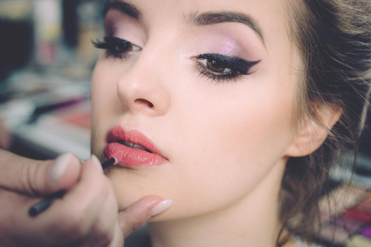 Los 3 mejores selladores de maquillaje para piel grasa dura hasta por 12 horas - La Opinión Los 3 mejores selladores de maquillaje para piel grasa dura hasta por 12 horas - La Opinión