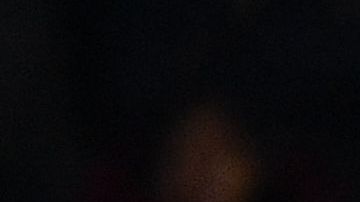 El portugués se suspendió en el aire para anotar de cabeza.