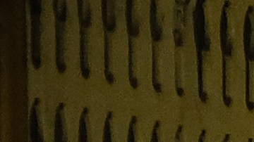 Trabajadores en centro de distribución de Amazon denuncian bajos salarios y mala calidad del aire.