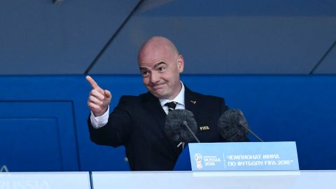 Infantino ve la posibilidad de aumentar el nivel del fútbol fuera de Europa