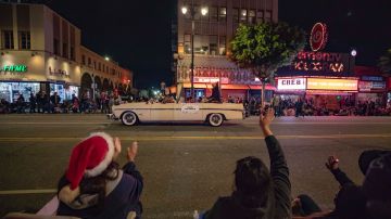 Alcalde Eric Garcetti, en el Hollywood Christmas Parade.
