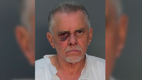 Carlos Martinez está acusado por un doble asesinato de segundo grado y permanece en la cárcel de Miami-Dade.