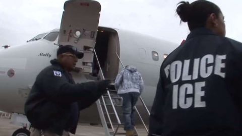 La enfermedad de su mujer fue clave para ICE.