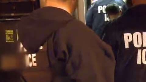 ICE se llevó documentos y una computadora.