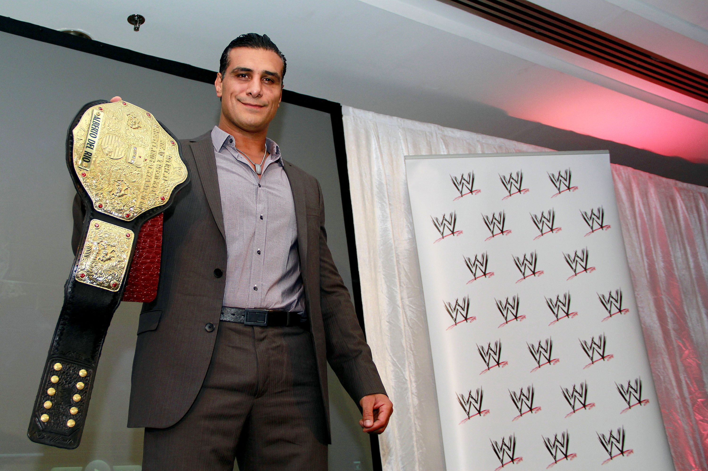 El regreso de “El Patrón” Alberto Del Río volverá a la jaula este sábado contra un peleador de