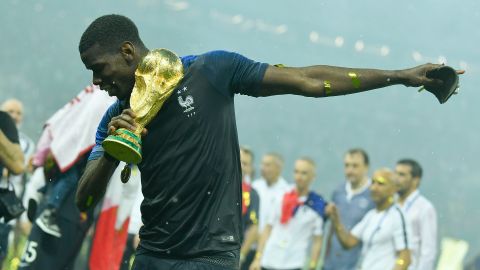 Paul Pogba levantó la Copa del Mundo en Rusia 2018.