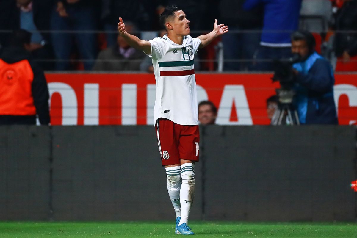 Uriel Antuna no podrá debutar con Chivas este año.
