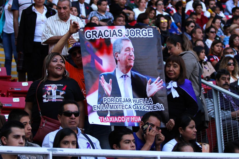 Aficionados recordaron a Jorge Vergara en el estadio de las Chivas. /Imago7