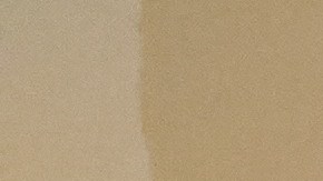 Emanuel Arias, de 10 años, y Eduardo Arias, de 8, junto a Santa Claus. (Jacqueline García/La Opinión)