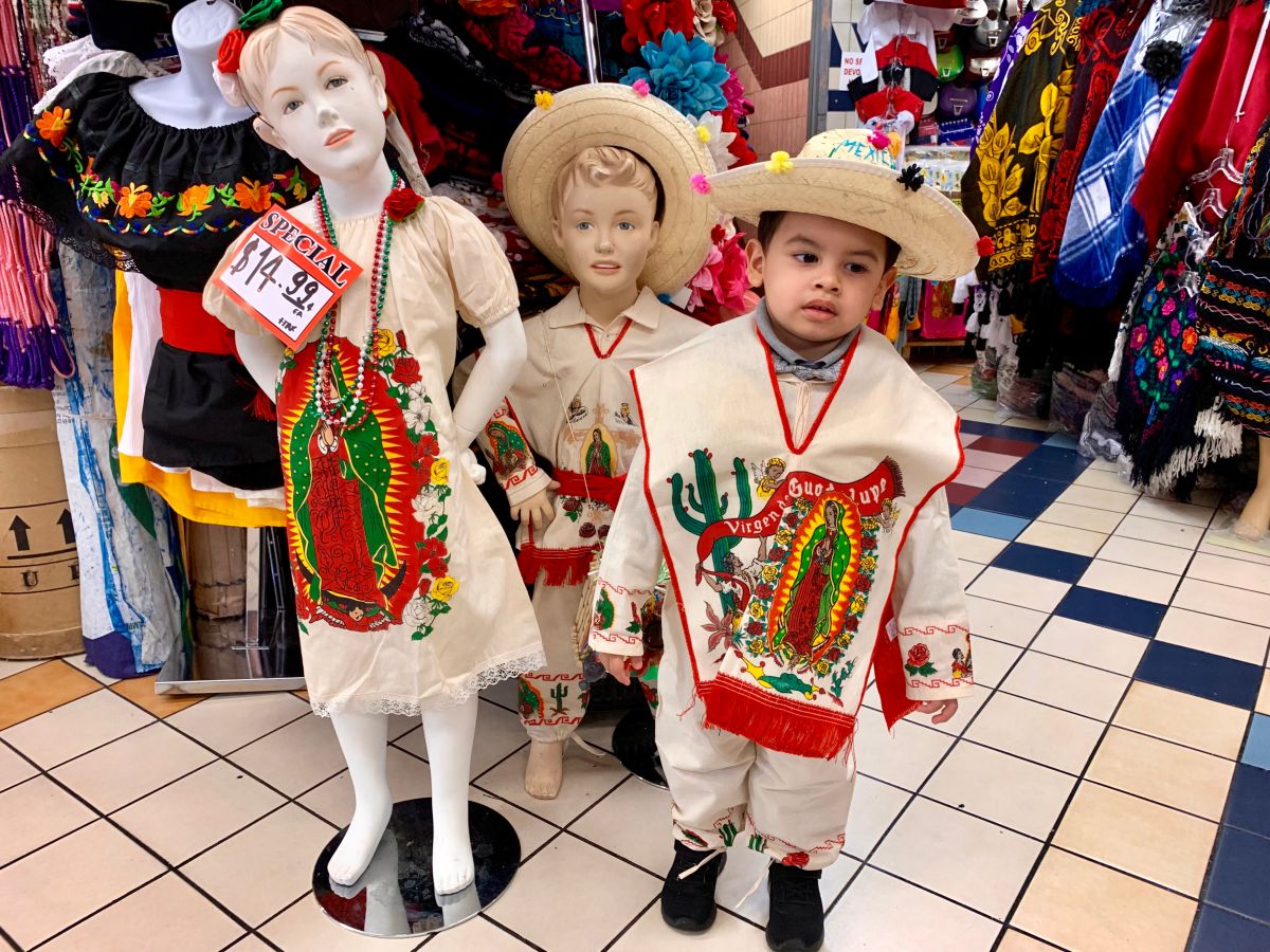 Niños, hijos de inmigrantes, honran a la Virgen de Guadalupe - La Opinión Niños, hijos de inmigrantes, honran a la Virgen de Guadalupe - La Opinión