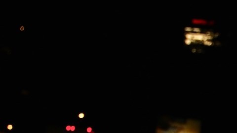 Antonio Alonso muestra la foto de su hija a quien encontró en la cárcel de Reynosa, en juicio sin traductor.