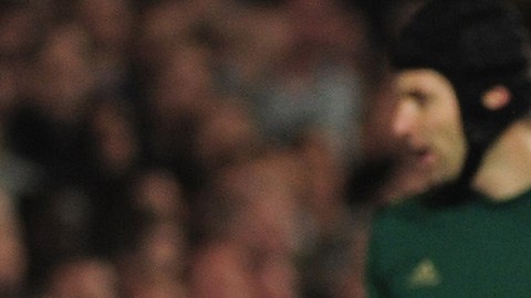 El mexicano aparece debajo de Wayne Rooney y de Marcus Rashford.