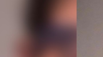 Sierra McDonald, mujer de Portland tira soda en carrito de comida y le grita a empleada que regrese a Mexico