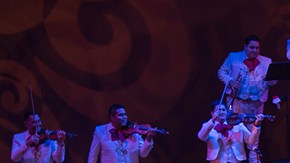 En 'Nochebuena: Christmas Eve in México', el mariachi y el ballet folclórico tienen la misma importancia sobre el escenario. Foto: Cortesía