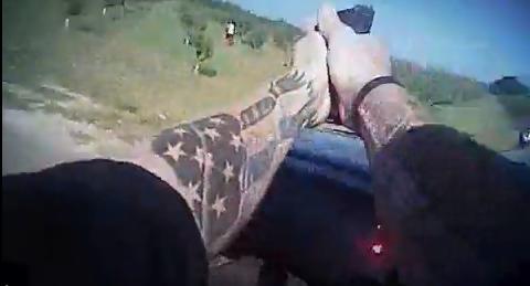 Ross Bays, oficial de la Policía de Ceres, California, disparó por la espalda contra Carmen 'Spencer' Méndez, según se muestra en video.