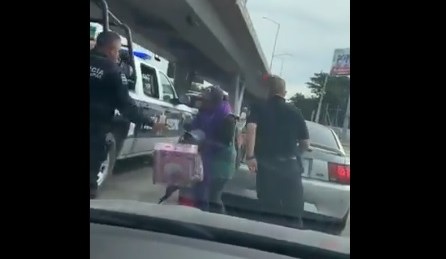 Los policías sorprendieron a los menores.