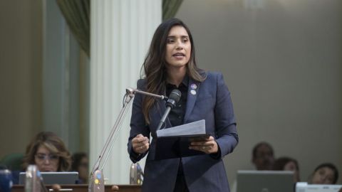 La asambleísta Sabrina Cervantes piden a Biden revertir su prohibición de asilo. (foto website) oficial).