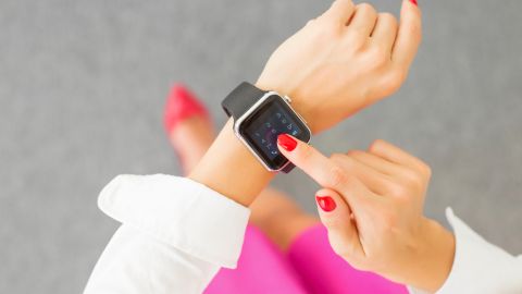 Una notificación a su reloj de madrugada destapó el engaño.