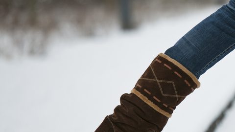Botas antirresbalantes para mujer.